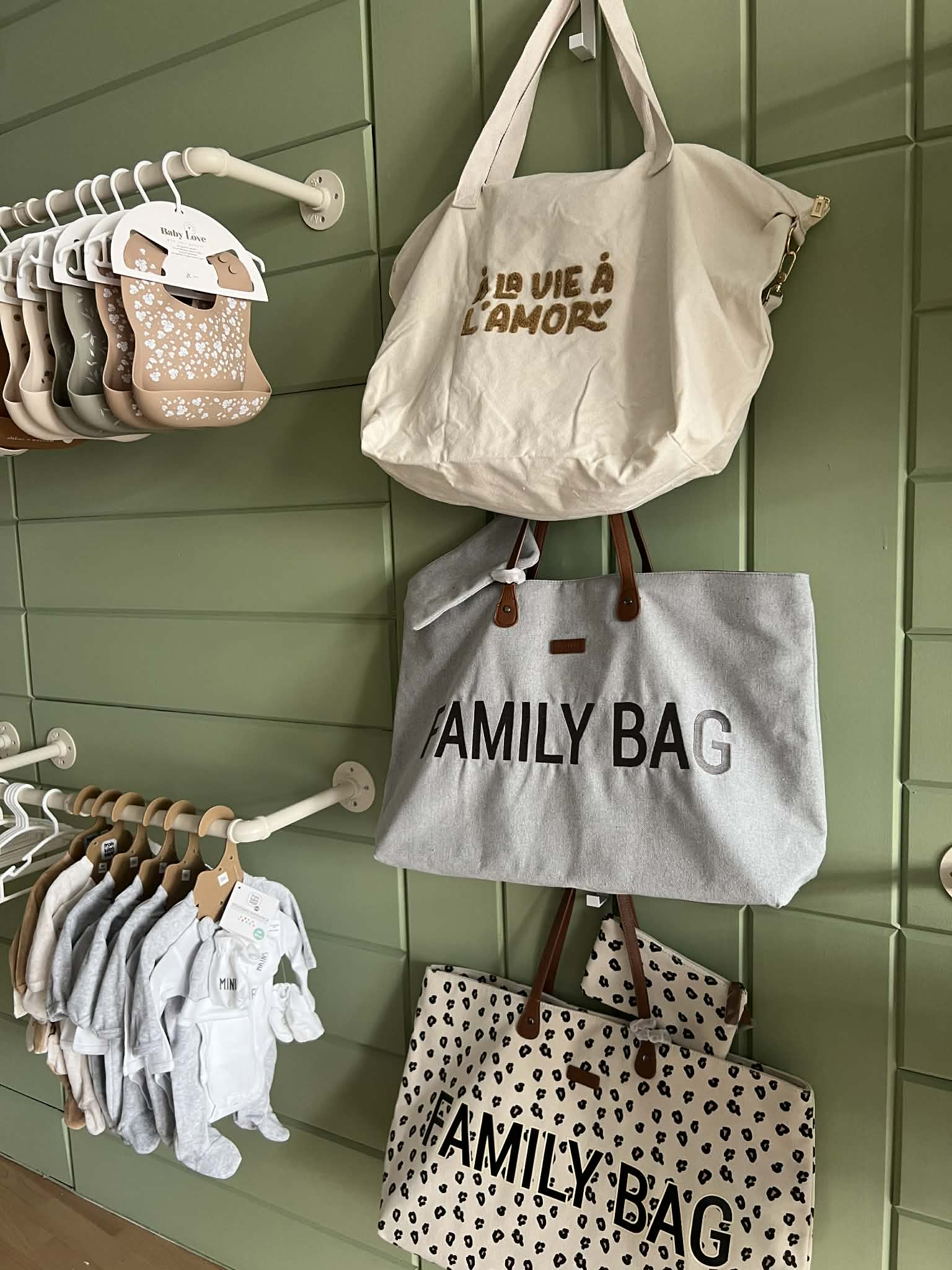 Boutique de puériculture et artisanat local près de Saint-Céré